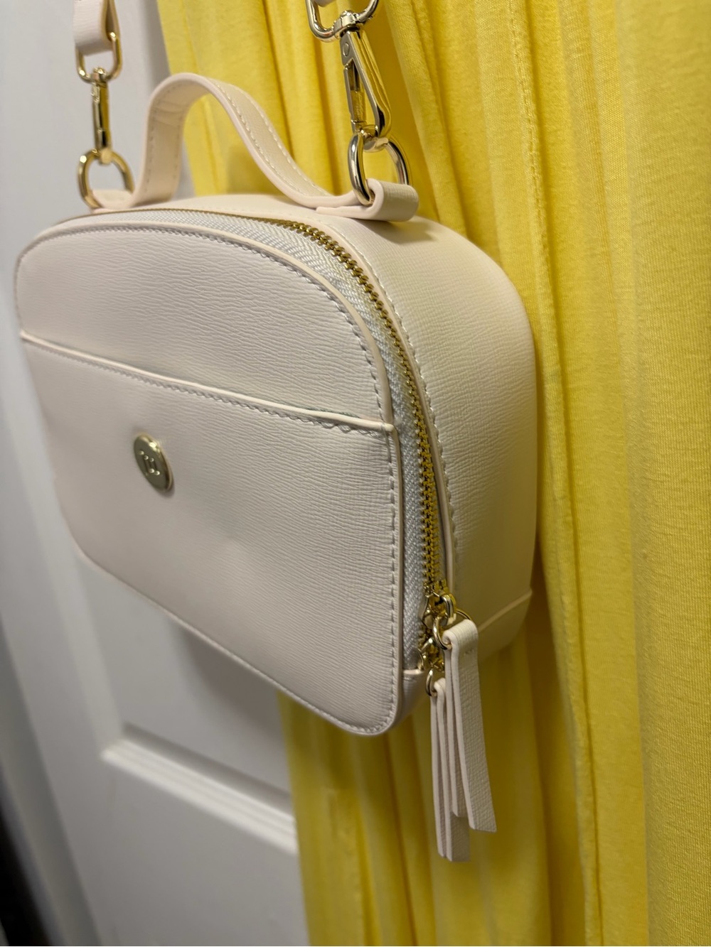 JM Collection Cream Crossbody Bag - Picture 2 of 14